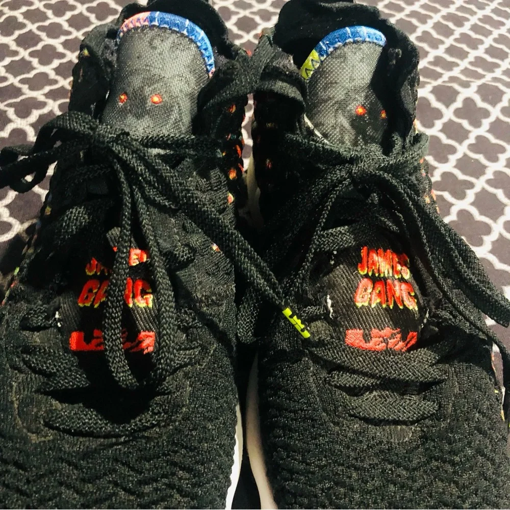 Nike lebron 17